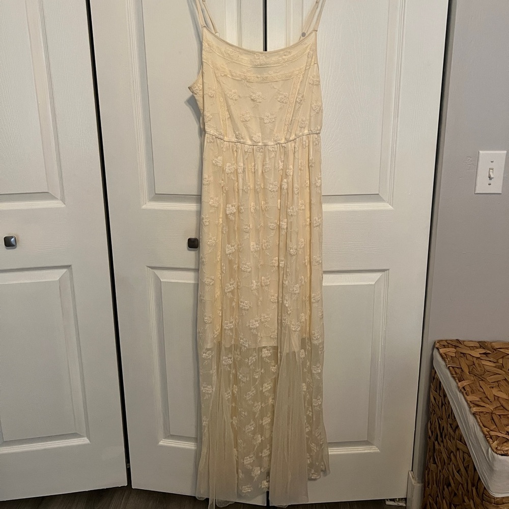 Torrid Size 0 Cream Colored Spaghetti Strap Laced Dress